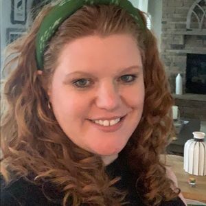 Meet your Posher, Holly